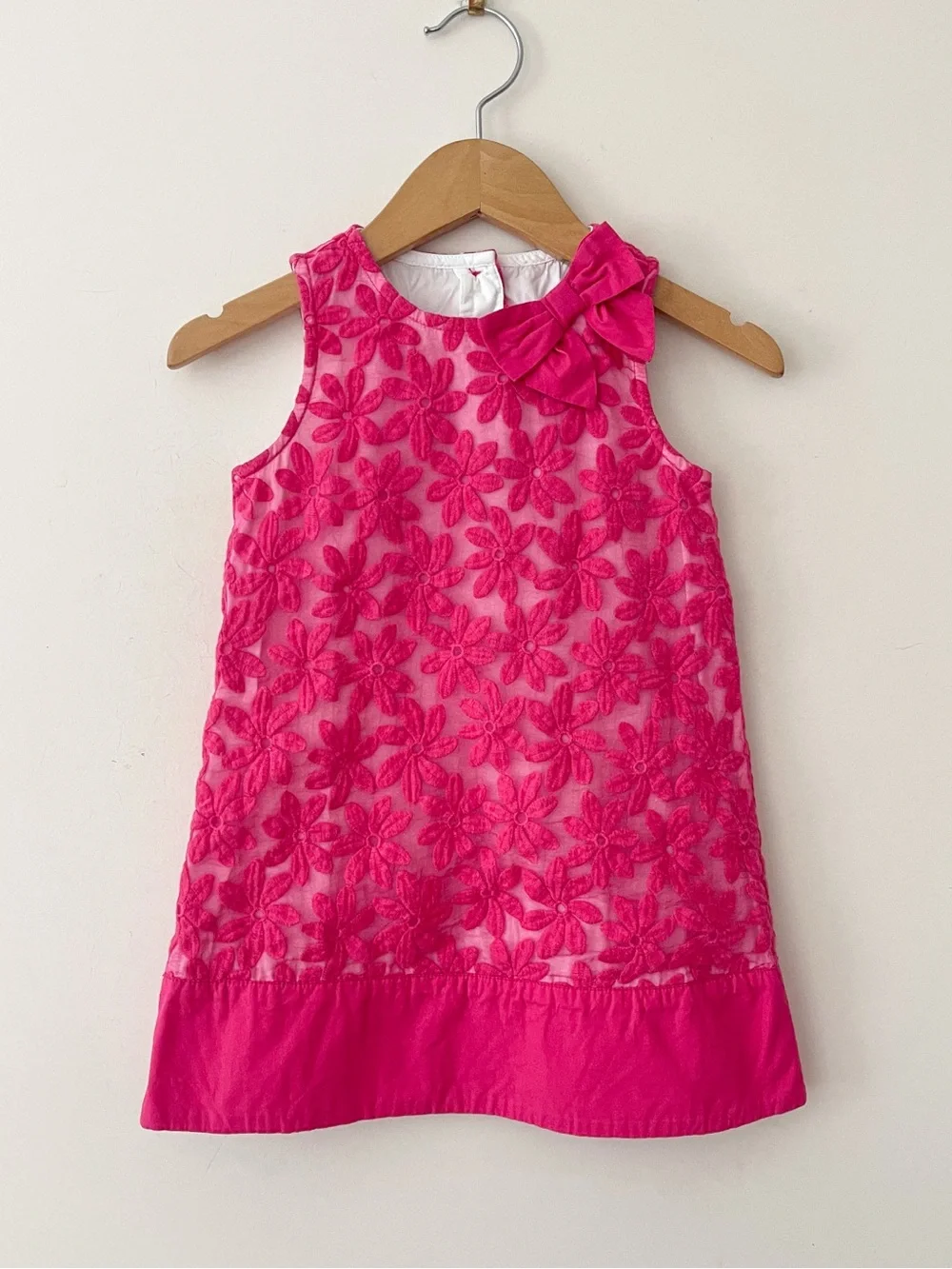 GYMBOREE EUC Hot Pink Floral Embroidered Bow Accent Sleeveless Shift Dress